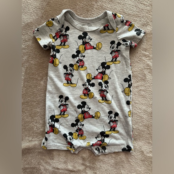 🐥👶Infant Onesie’s 3 for $12 - Picture 2 of 10